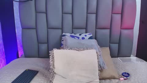 Mia online show from 09.09.25