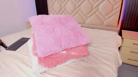 Snapshot of miaafarrel chatting on 01.11.26 Miaa Farrel online show from 01.11.26