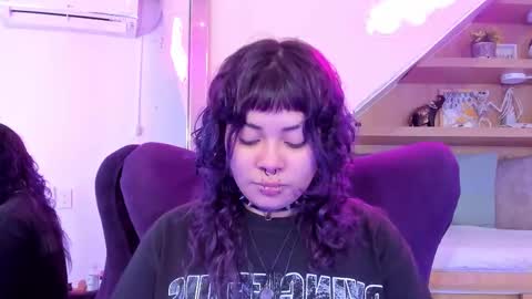 Mia online show from 10.22.25