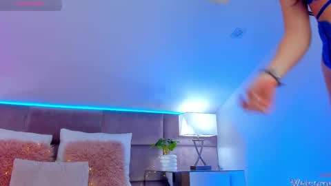 Snapshot of miaamuse chatting on 10.03.25 Mia online show from 10.03.25