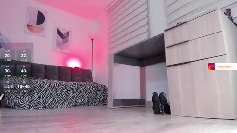 Snapshot of miabelier_ chatting on 11.13.25 Mia Belier online show from 11.13.25