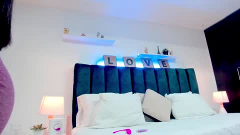 Snapshot of miabrunette23 chatting on 12.15.24 MIA online show from 12.15.24