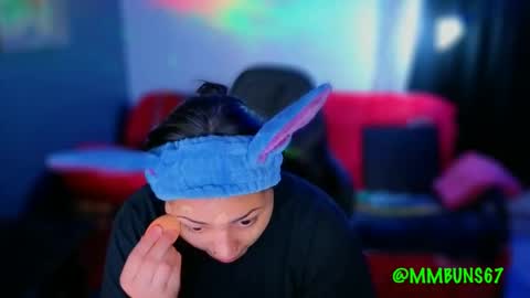 Mia online show from 11.04.25