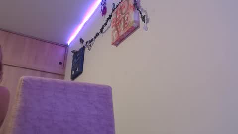 Miia  online show from 11.15.25