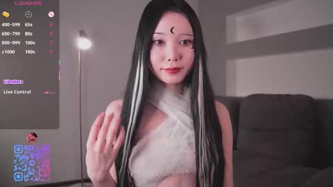 Mia online show from 10.27.25