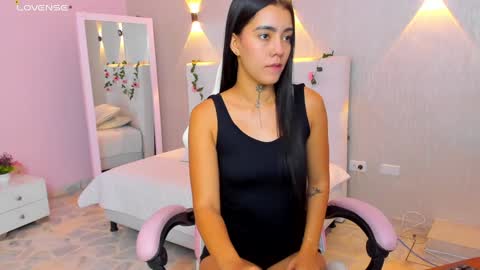 Mia Gomez online show from 02.06.25