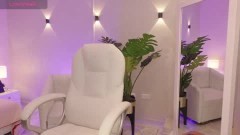 Mia Gomez online show from 10.21.25