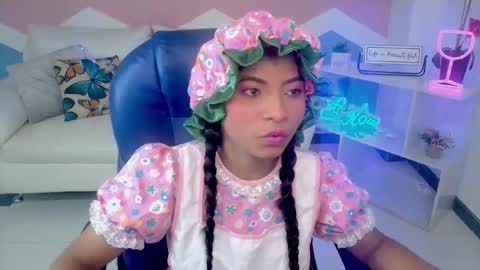 miagreys1 online show from 10.31.25