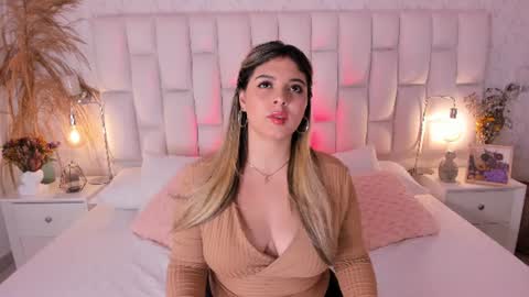 mia greys  online show from 07.04.26
