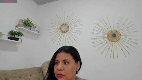 Snapshot of miah_bigboobs chatting on 01.16.25 Miah Collins online show from 01.16.25