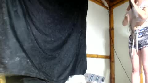 Snapshot of miahells chatting on 06.19.26 Mia Sam online show from 06.19.26