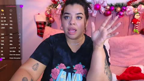 Snapshot of miahjoness chatting on 12.10.24 Miah Joness online show from 12.10.24