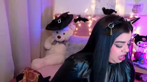 Snapshot of miahjoness chatting on 10.31.25 Miah Joness online show from 10.31.25