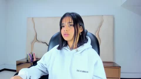 Snapshot of miahsex69 chatting on 09.24.25 miahsex69 online show from 09.24.25