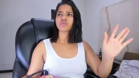 Snapshot of miahsex69 chatting on 10.22.25 miahsex69 online show from 10.22.25