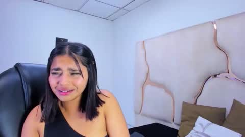 Snapshot of miahsex69 chatting on 10.31.25 miahsex69 online show from 10.31.25