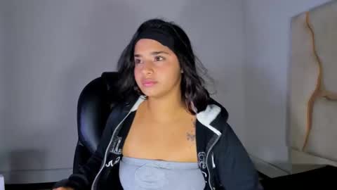 Snapshot of miahsex69 chatting on 11.17.25 miahsex69 online show from 11.17.25