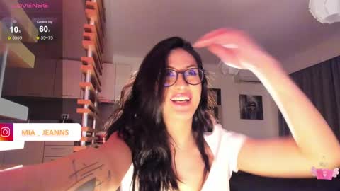 Snapshot of miajeans chatting on 02.17.25 Mia online show from 02.17.25