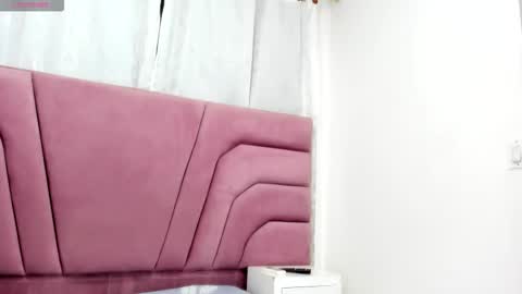 miajhonsonx online show from 10.24.25