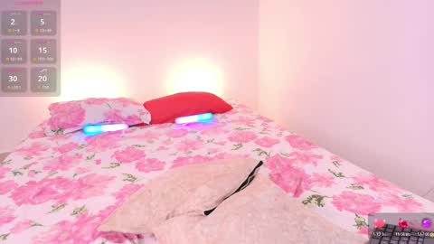 Snapshot of miajones5 chatting on 09.12.25 miajones5 online show from 09.12.25