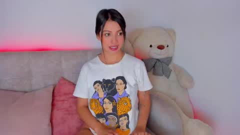 miakris1 online show from 03.08.25