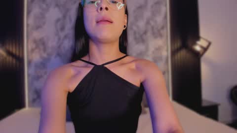 Mia Larouse online show from 03.02.26