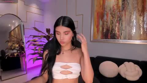 Call me Mia  online show from 11.04.25