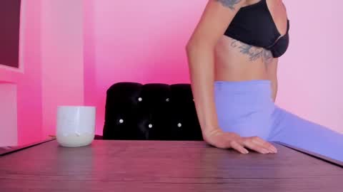 Mia Lenox online show from 02.20.25