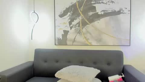 mia logan  online show from 12.18.25