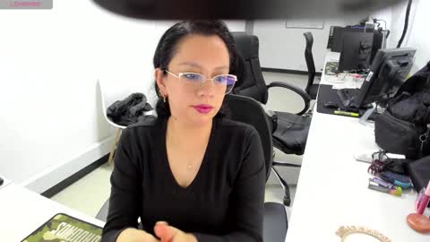 Mia  online show from 01.13.26