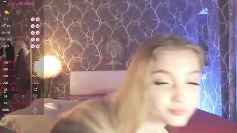 Mia online show from 04.12.26