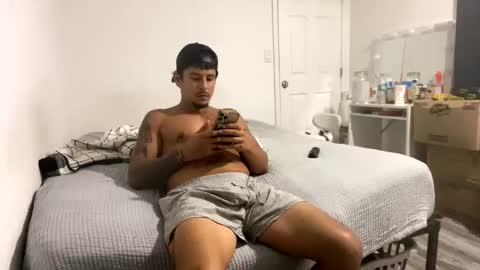 miamiclos1 online show from 10.19.25