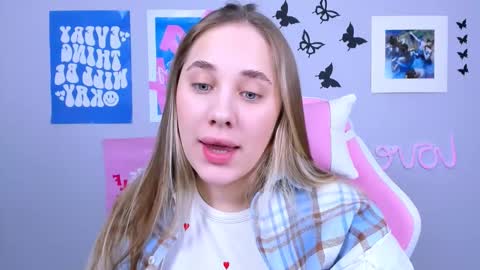 Snapshot of miamilas chatting on 12.16.24 miamilas online show from 12.16.24