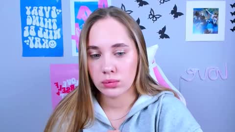 Snapshot of miamilas chatting on 12.20.24 miamilas online show from 12.20.24