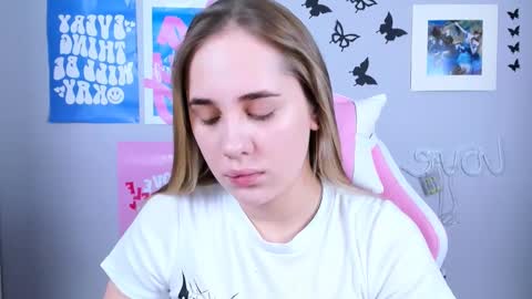 Snapshot of miamilas chatting on 12.26.24 miamilas online show from 12.26.24