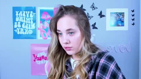 Snapshot of miamilas chatting on 02.04.25 miamilas online show from 02.04.25