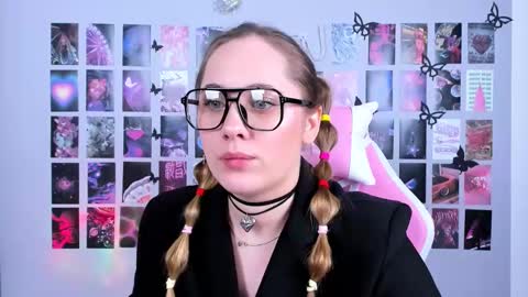 Snapshot of miamilas chatting on 03.04.25 miamilas online show from 03.04.25