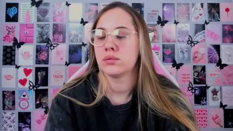 Snapshot of miamilas chatting on 03.11.25 miamilas online show from 03.11.25