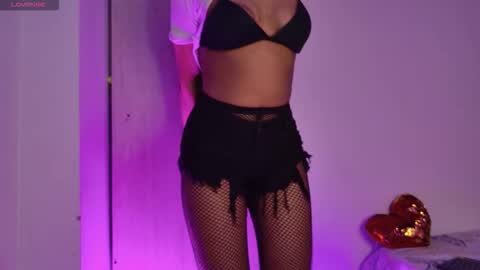 Mia Miller online show from 11.06.25