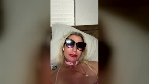 Snapshot of miamitransgirl305 chatting on 02.16.26 miamitransgirl305 online show from 02.16.26