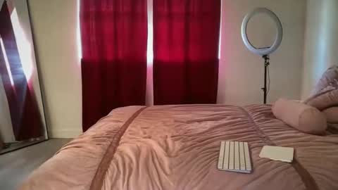 Snapshot of miamiworld chatting on 01.07.26 MiamiWorld online show from 01.07.26