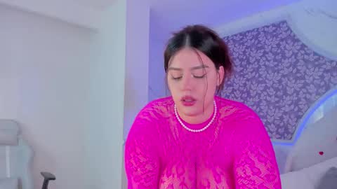 Mia   -5 7001400 Follow  online show from 03.04.26