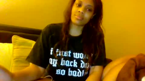 MiaMuffn online show from 01.01.25