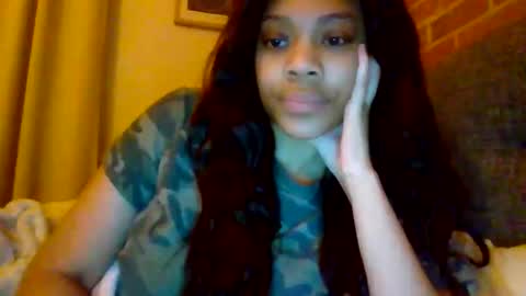 MiaMuffn online show from 12.19.25