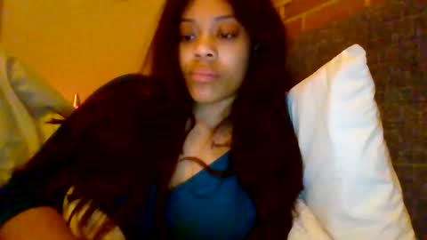 MiaMuffn online show from 04.13.26