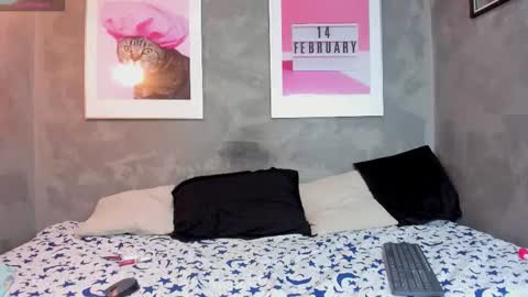 Mia online show from 11.27.25