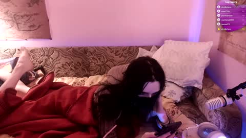 Snapshot of miaowhowl chatting on 01.08.25 Kristien online show from 01.08.25