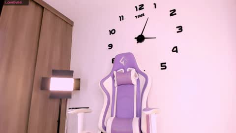  180126  - starts at 1400PM  online show from 04.28.26