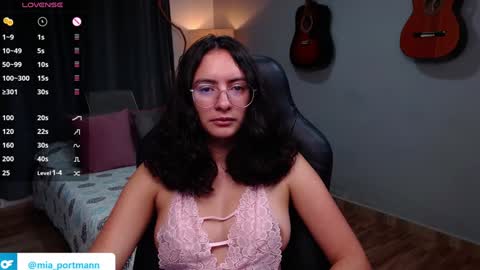 MIAPORTMANN online show from 12.18.24