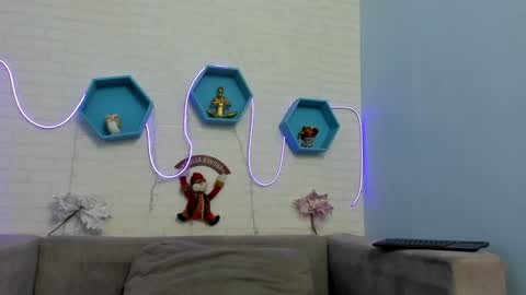 Mia Quevedo online show from 01.05.25